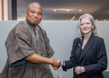 Samuel Okudzeto Ablakwa (left) in a warm handshake with the US Secretary of State for Political Affairs Allison Hooker