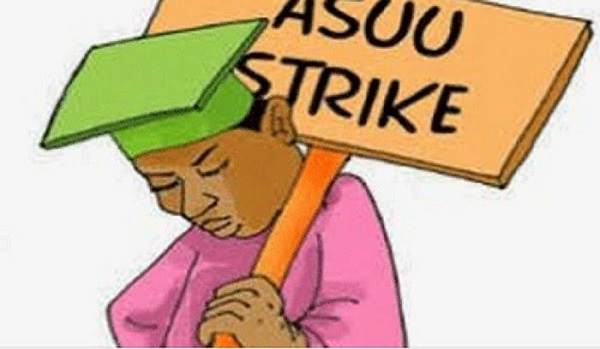 Nigeria’s university lecturers suspend two-week warning strike