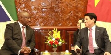 President Ramaphosa (left) pushes for elevated South Africa–Vietnam strategic partnership