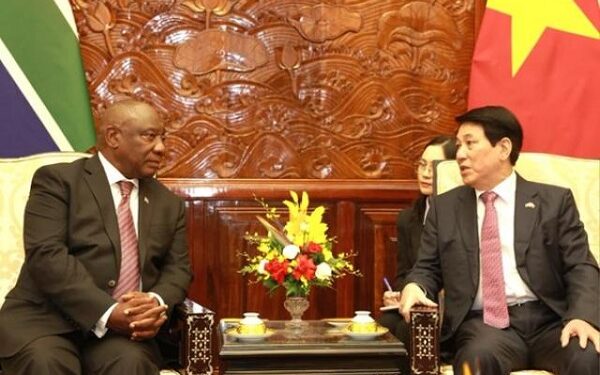 President Ramaphosa (left) pushes for elevated South Africa–Vietnam strategic partnership