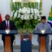 President Cyril Ramaphosa (left) with his Indonesian counterpart