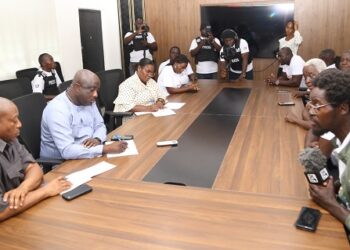 Ghanaian-born cyclist and sports scientist Emmanuel Akoa Adjei has paid a courtesy call on the Ministry of Tourism, Culture and Creative Arts