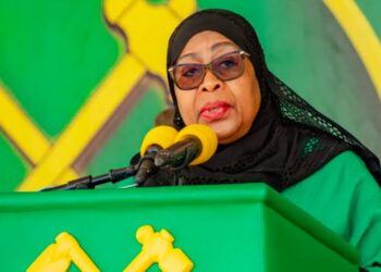 Samia Suluhu Hassan lors d'un rassemblement électoral avant les élections générales à Iringa, en Tanzanie, le 5 octobre 2025. © AP