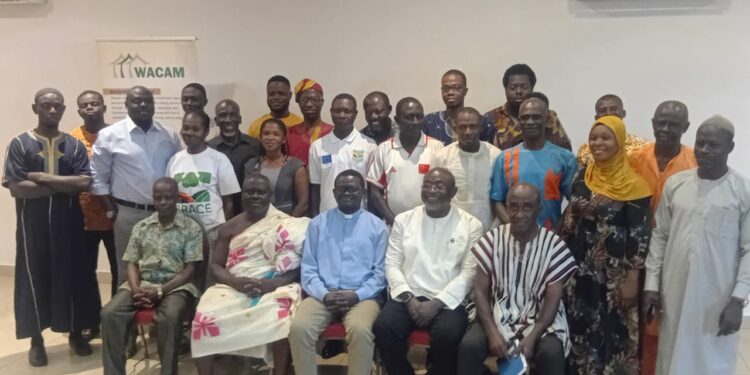 A group photo from the forum