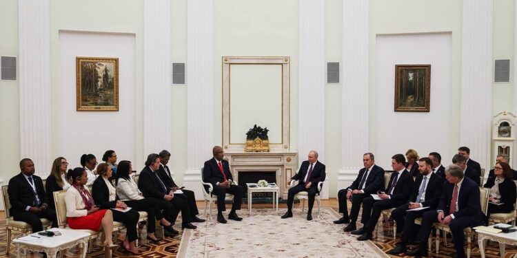 Talks between President Vladimir Putin of Russia and President Patrick Herminie of the Republic of Seychelles have kicked off at the Kremlin.