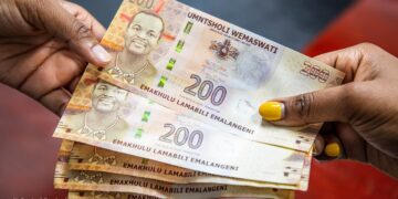 Payday shocker: Textile workers paid as little as E200