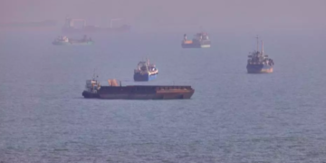 US military strikes ship violating its blockade of Iranian ports