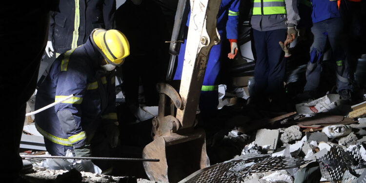 Bhunu Mall wall collapse: Shop assistant retrieved