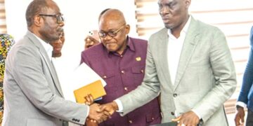 Ghana Govt urges unions to call off strike