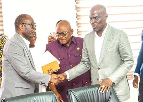 Ghana Govt urges unions to call off strike